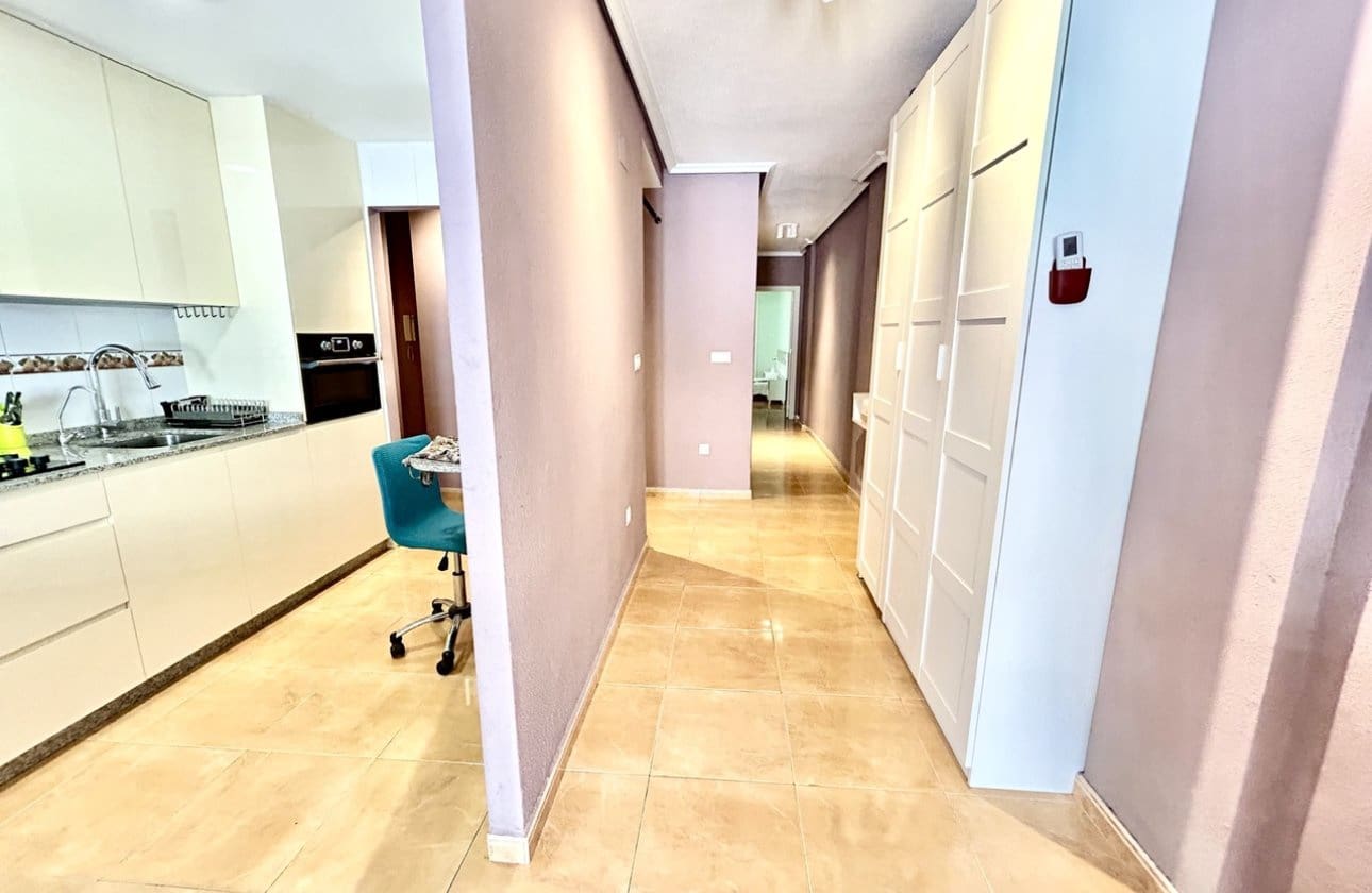 2 Zimmer Apartment zu verkaufen in Torrevieja - 149.000 € (Ref: 9810833)