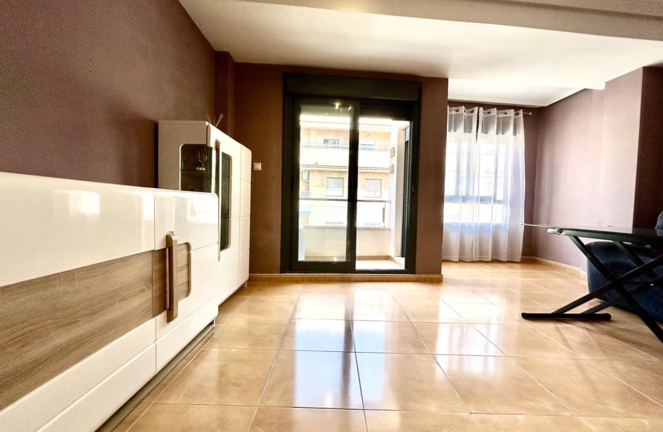 2 Zimmer Apartment zu verkaufen in Torrevieja - 149.000 € (Ref: 9810833)
