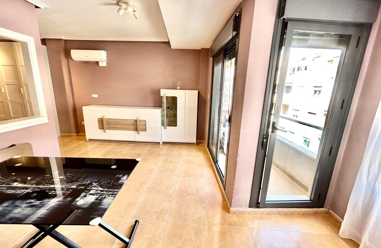 2 Zimmer Apartment zu verkaufen in Torrevieja - 149.000 € (Ref: 9810833)