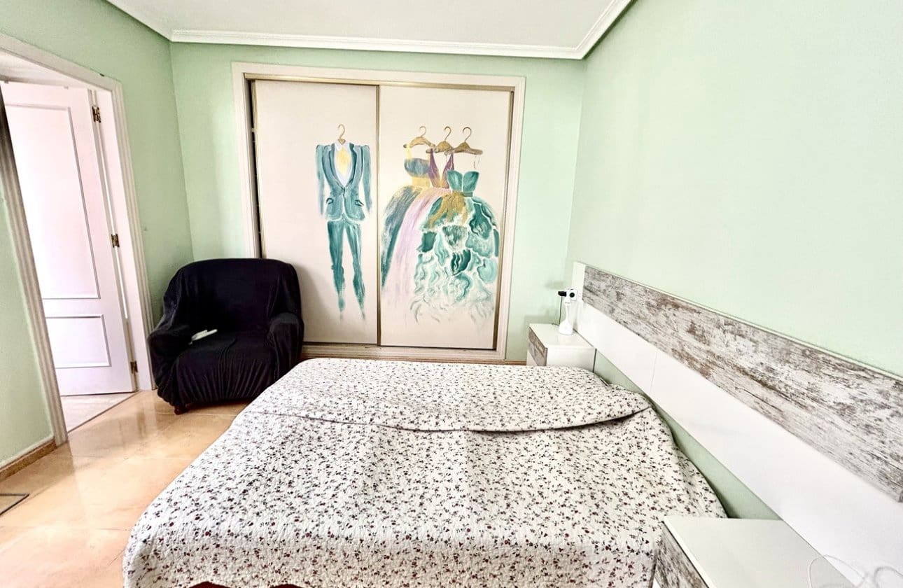 2 Zimmer Apartment zu verkaufen in Torrevieja - 149.000 € (Ref: 9810833)