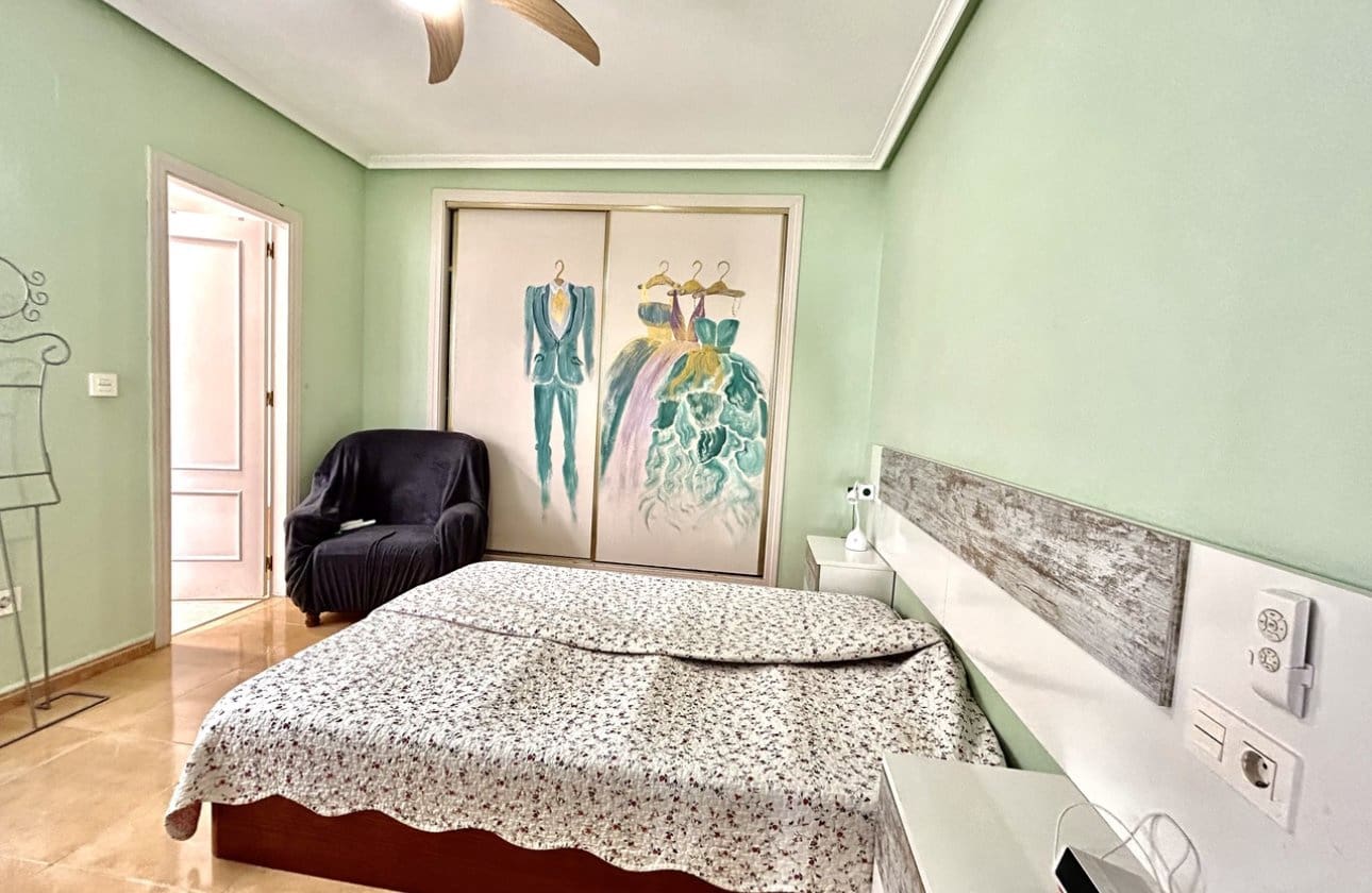 2 Zimmer Apartment zu verkaufen in Torrevieja - 149.000 € (Ref: 9810833)