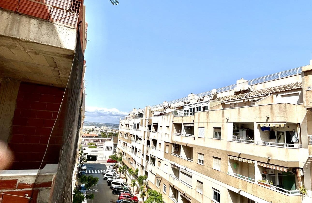 2 Zimmer Apartment zu verkaufen in Torrevieja - 149.000 € (Ref: 9810833)