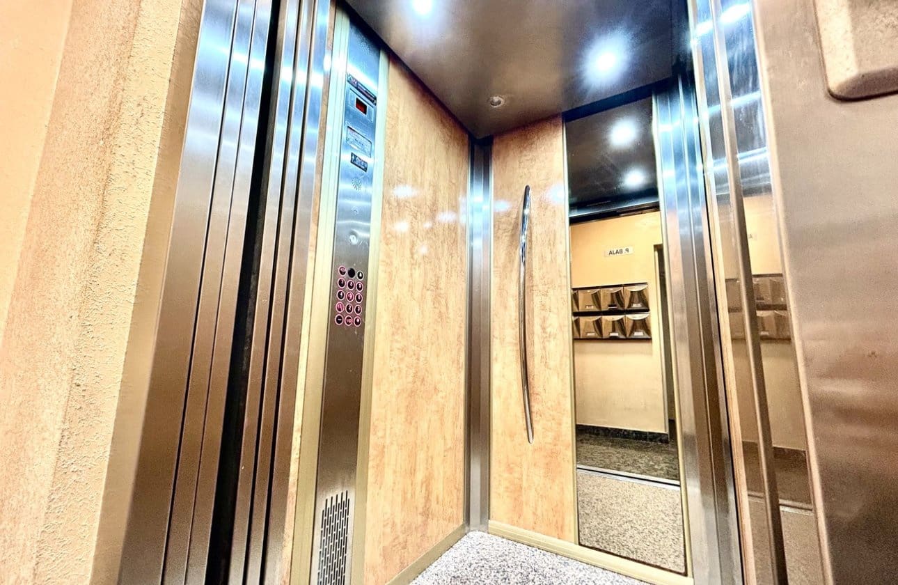 2 Zimmer Apartment zu verkaufen in Torrevieja - 149.000 € (Ref: 9810833)