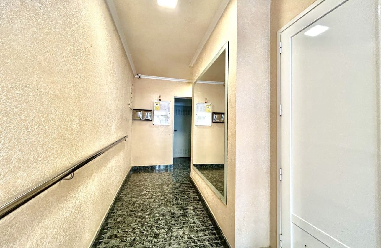 2 Zimmer Apartment zu verkaufen in Torrevieja - 149.000 € (Ref: 9810833)