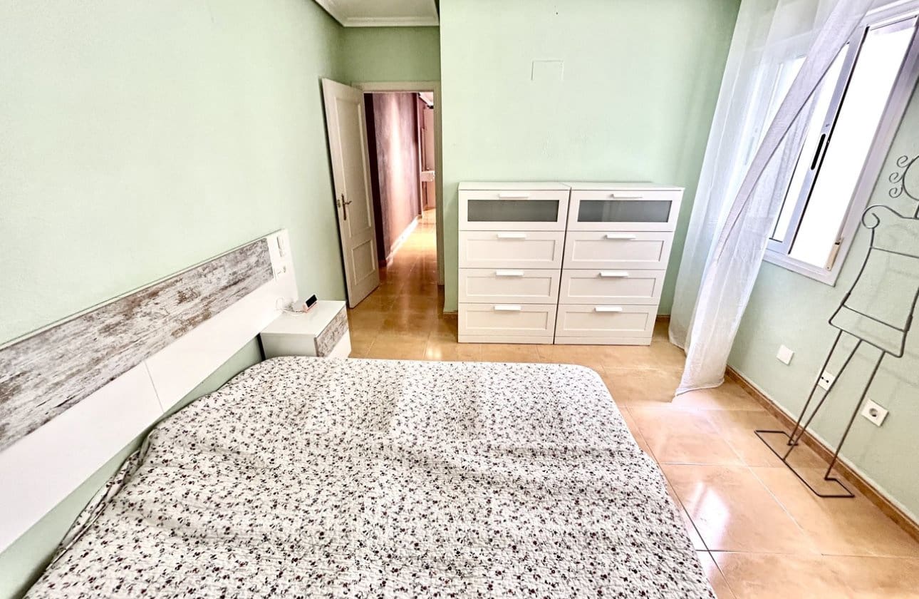 2 Zimmer Apartment zu verkaufen in Torrevieja - 149.000 € (Ref: 9810833)