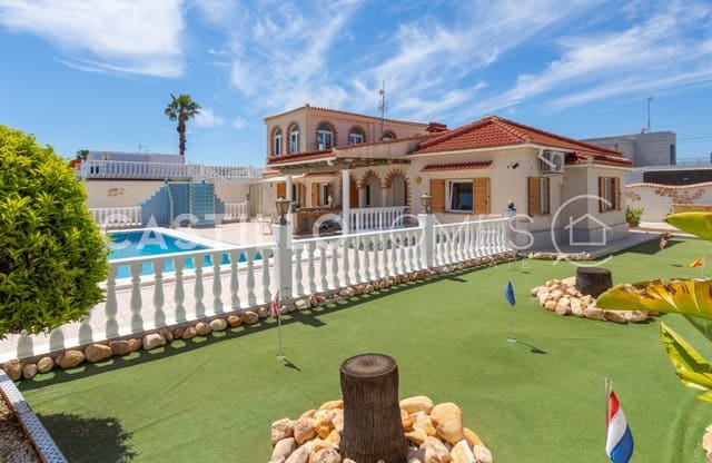 4 chambre Villa/Maison à vendre à El Chaparral - La Siesta - La Torreta, Torrevieja avec piscine - 545 000 € (Ref: 9818229)