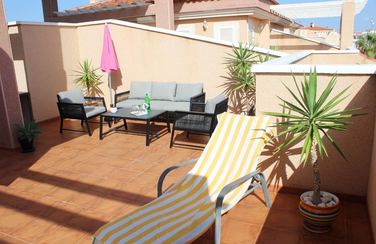 2 soveværelse Penthouse til salg i Playa Flamenca med swimmingpool - € 227.000 (Ref: 9818231)