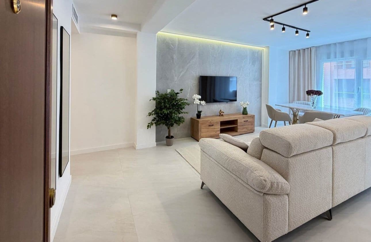 4 quarto Apartamento para venda em Torrevieja - 277 000 € (Ref: 9818234)