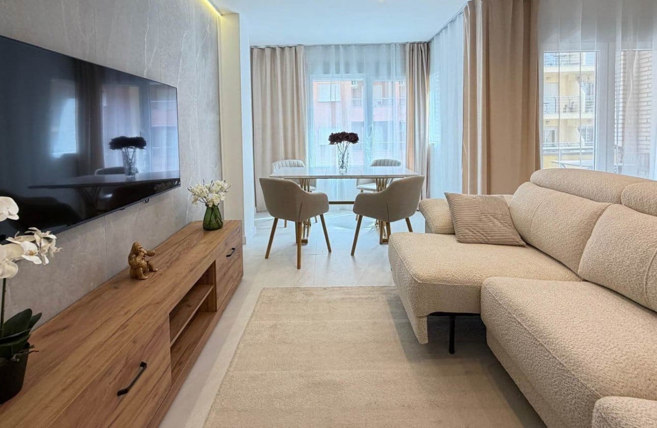 4 quarto Apartamento para venda em Torrevieja - 277 000 € (Ref: 9818234)