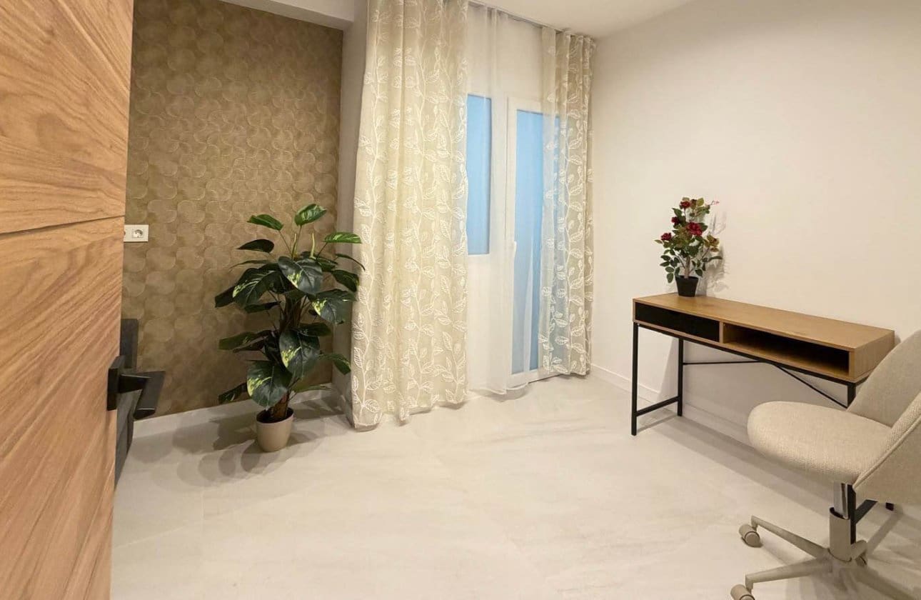 4 quarto Apartamento para venda em Torrevieja - 277 000 € (Ref: 9818234)