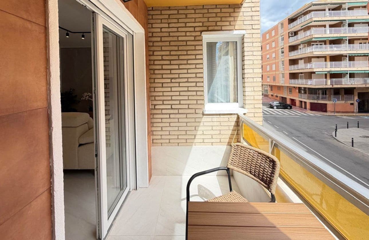 4 quarto Apartamento para venda em Torrevieja - 277 000 € (Ref: 9818234)