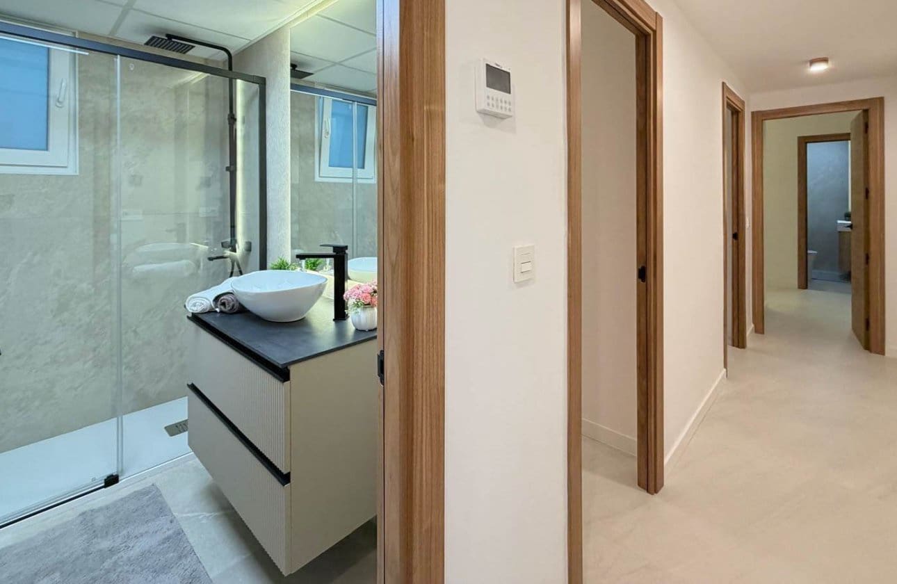 4 quarto Apartamento para venda em Torrevieja - 277 000 € (Ref: 9818234)