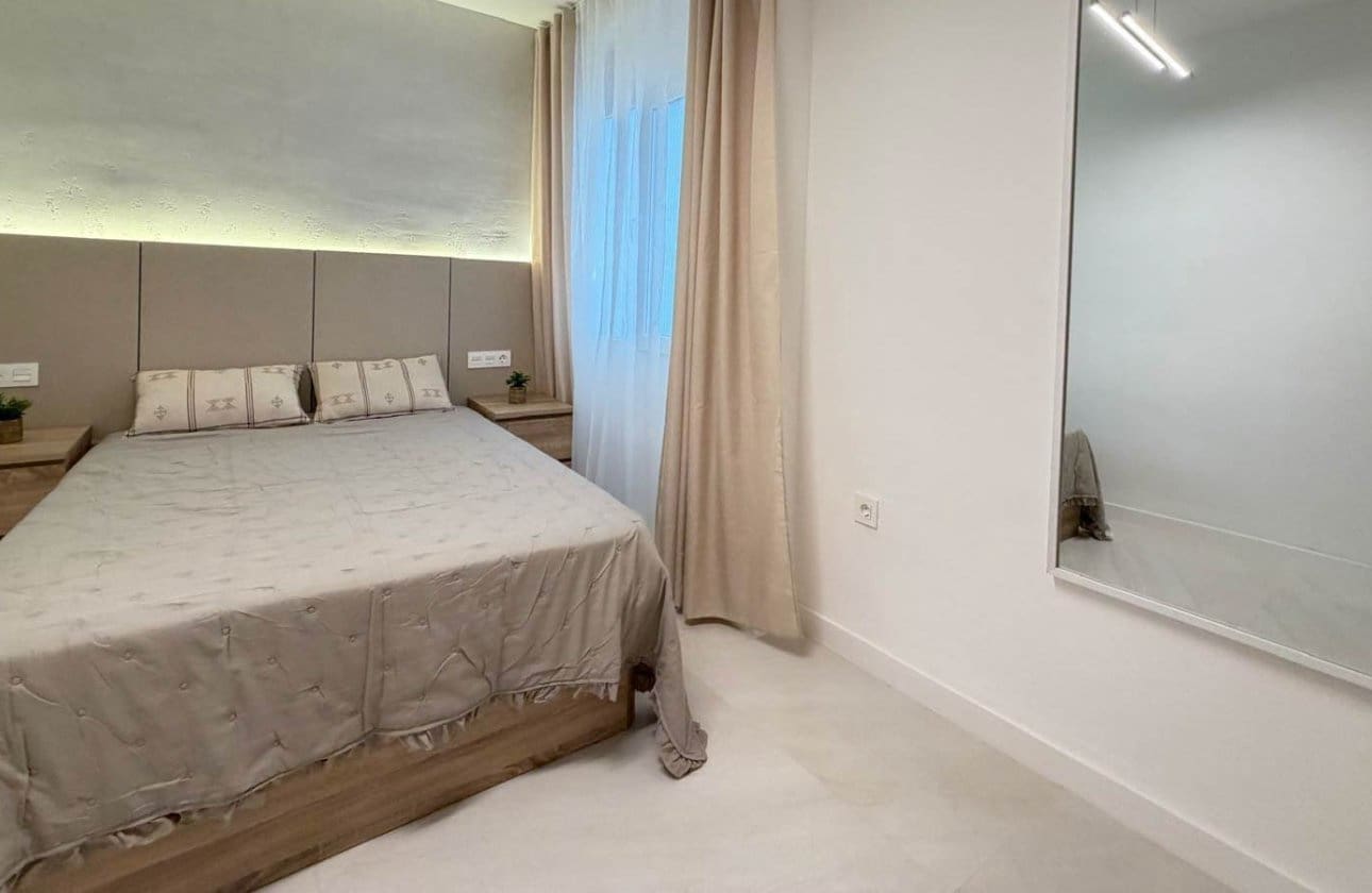 4 quarto Apartamento para venda em Torrevieja - 277 000 € (Ref: 9818234)