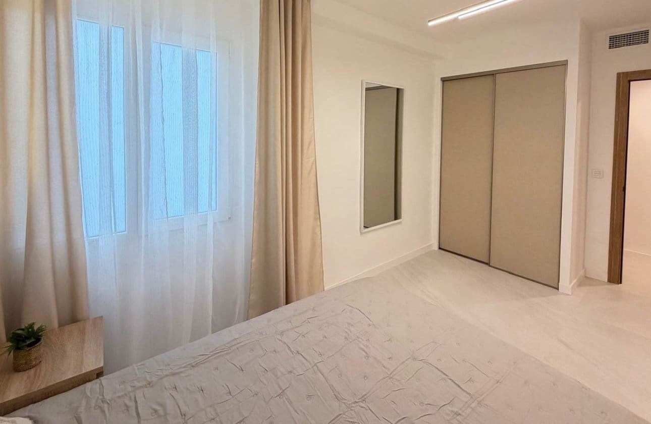 4 quarto Apartamento para venda em Torrevieja - 277 000 € (Ref: 9818234)