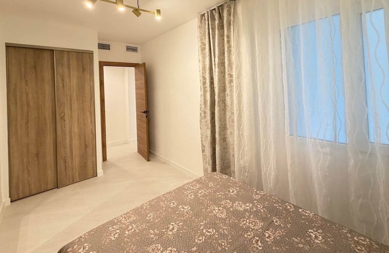 4 quarto Apartamento para venda em Torrevieja - 277 000 € (Ref: 9818234)