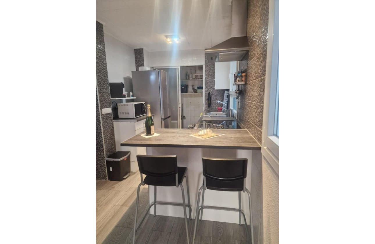 Apartamento de 3 habitaciones en Torrevieja en venta - 209.000 € (Ref: 9831816)