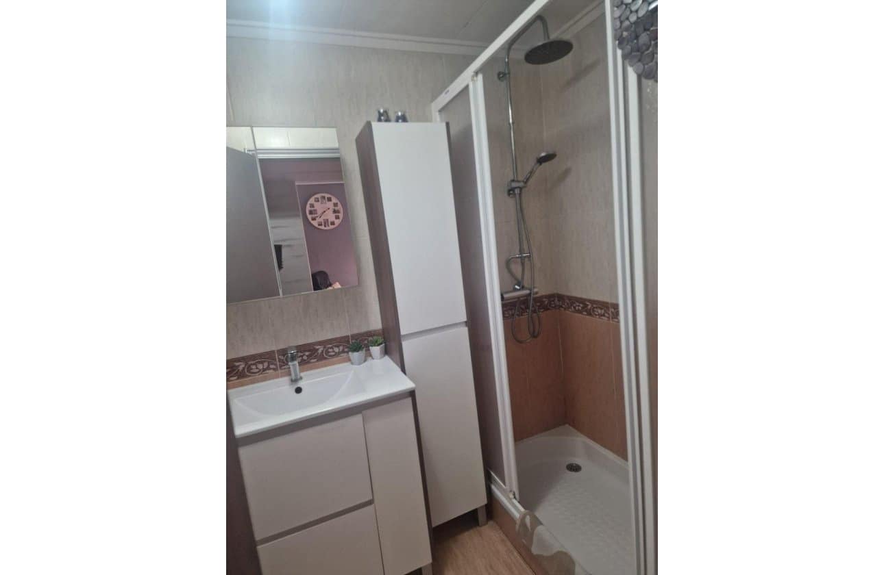 Apartamento de 3 habitaciones en Torrevieja en venta - 209.000 € (Ref: 9831816)