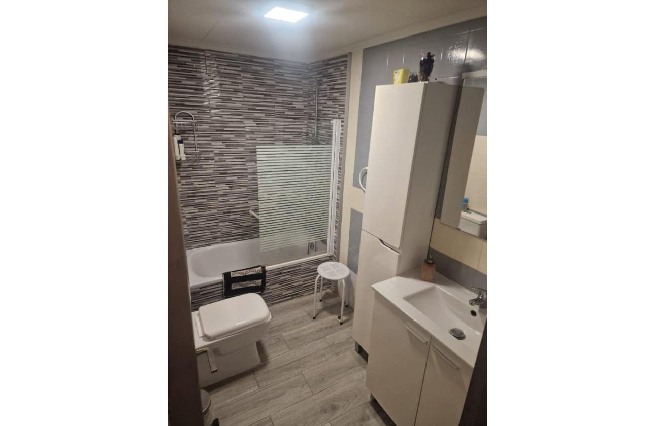 Apartamento de 3 habitaciones en Torrevieja en venta - 209.000 € (Ref: 9831816)