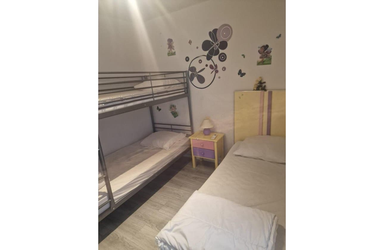 Apartamento de 3 habitaciones en Torrevieja en venta - 209.000 € (Ref: 9831816)