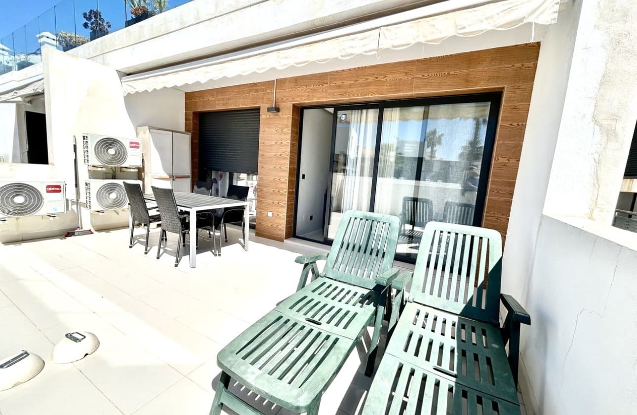 2 bedroom Apartment for sale in Villamartin with pool - € 235,000 (Ref: 9831817)