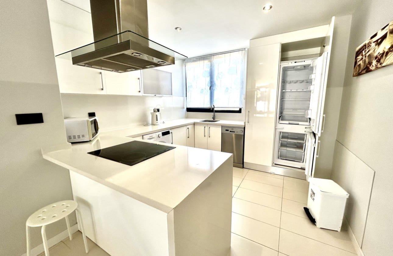 2 bedroom Apartment for sale in Villamartin with pool - € 235,000 (Ref: 9831817)