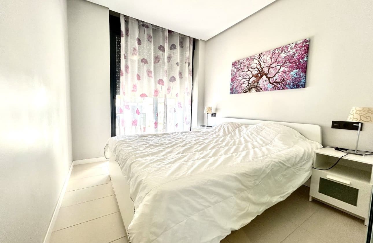 2 bedroom Apartment for sale in Villamartin with pool - € 235,000 (Ref: 9831817)