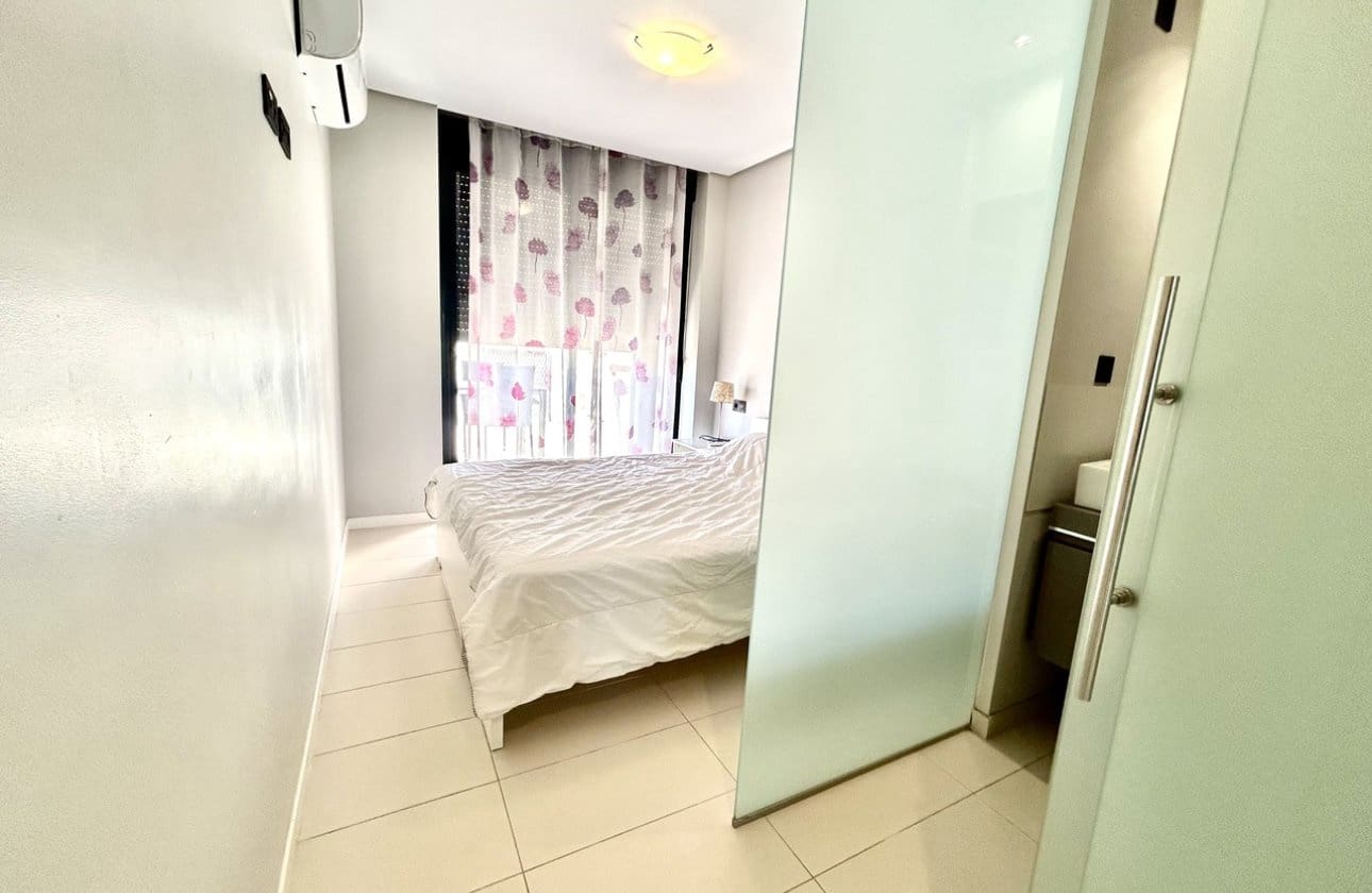 2 bedroom Apartment for sale in Villamartin with pool - € 235,000 (Ref: 9831817)