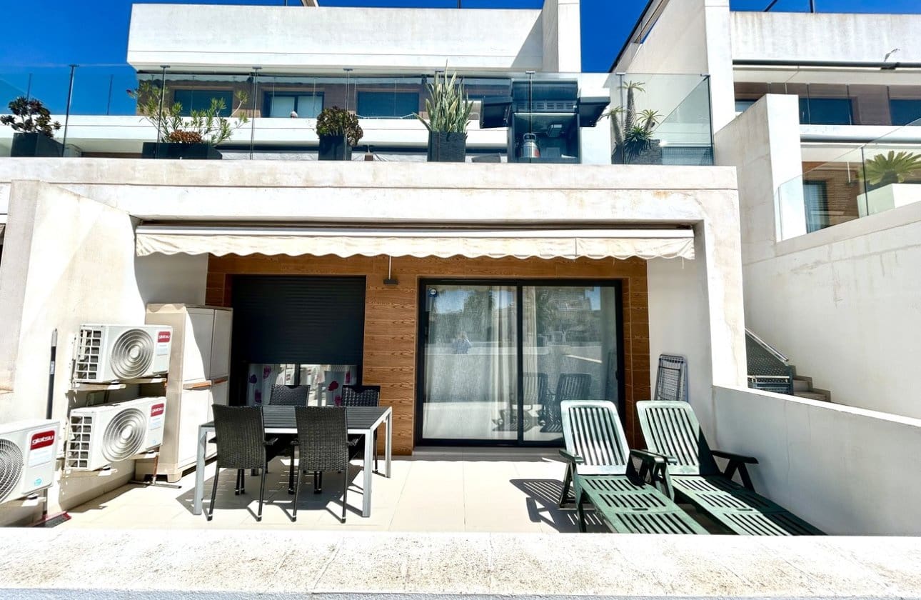 2 bedroom Apartment for sale in Villamartin with pool - € 235,000 (Ref: 9831817)