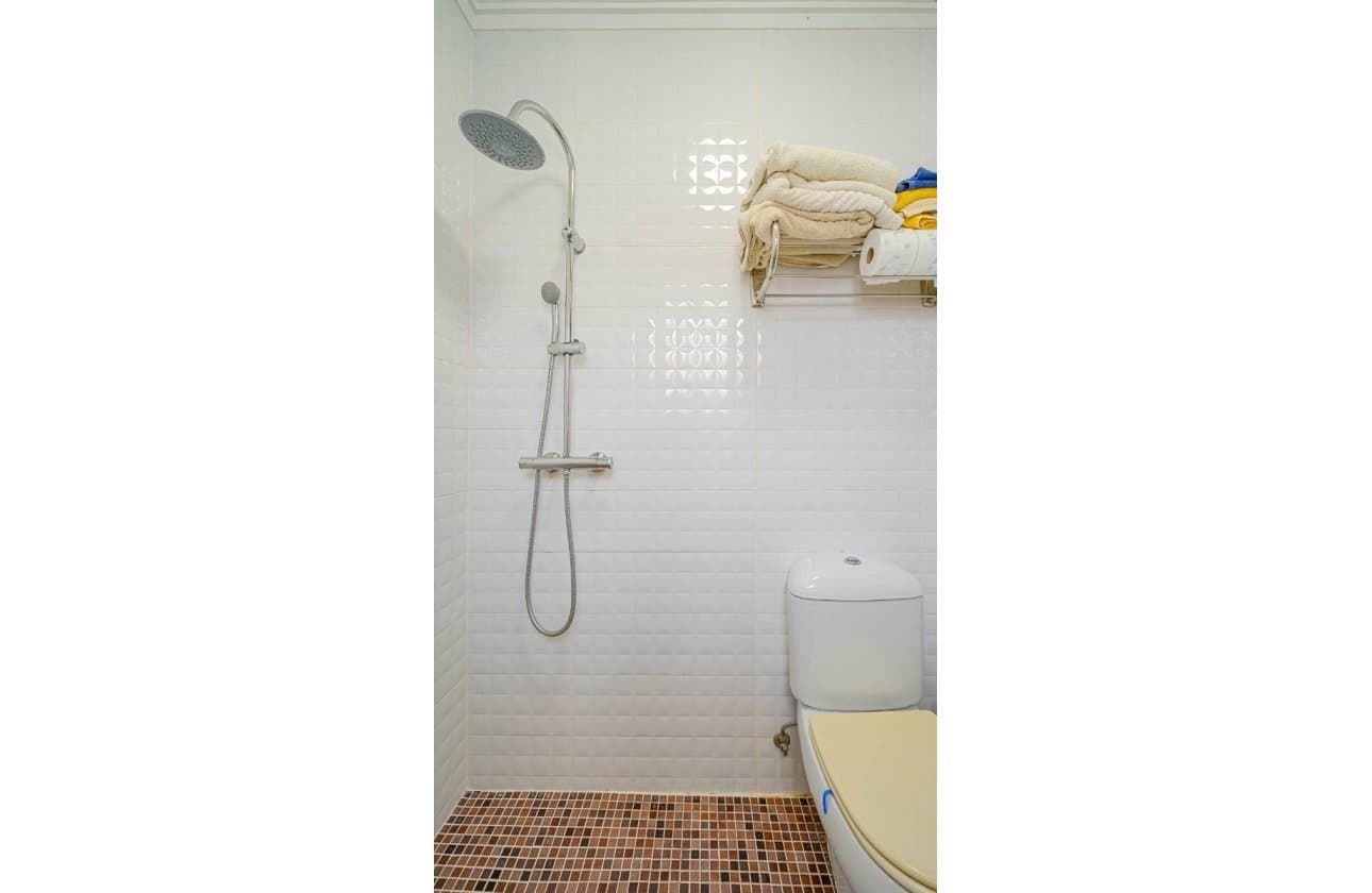 2 chambre Villa/Maison à vendre à Punta Prima avec piscine - 235 000 € (Ref: 9834251)