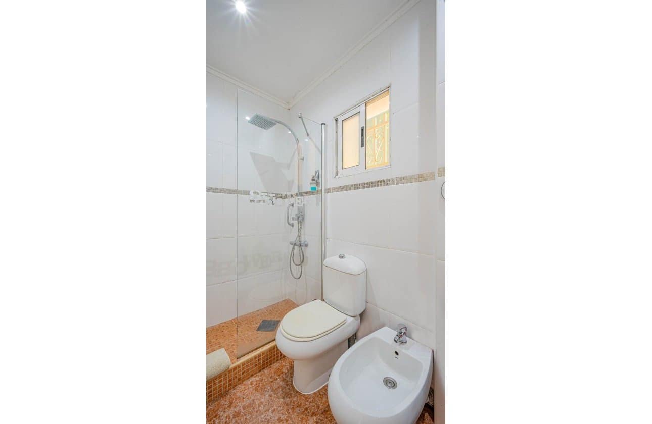 2 chambre Villa/Maison à vendre à Punta Prima avec piscine - 235 000 € (Ref: 9834251)