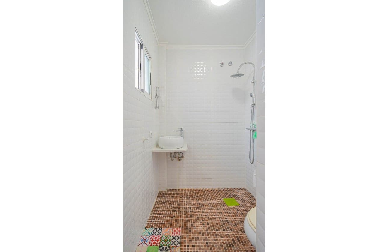 2 chambre Villa/Maison à vendre à Punta Prima avec piscine - 235 000 € (Ref: 9834251)