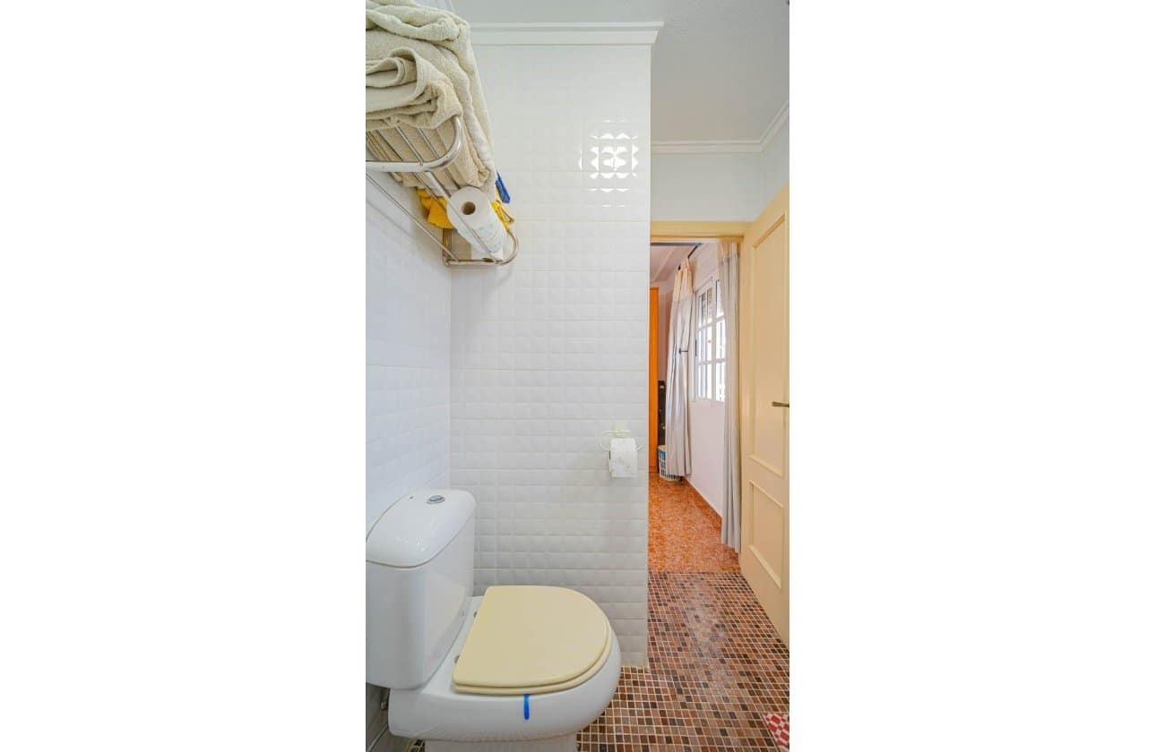 2 chambre Villa/Maison à vendre à Punta Prima avec piscine - 235 000 € (Ref: 9834251)