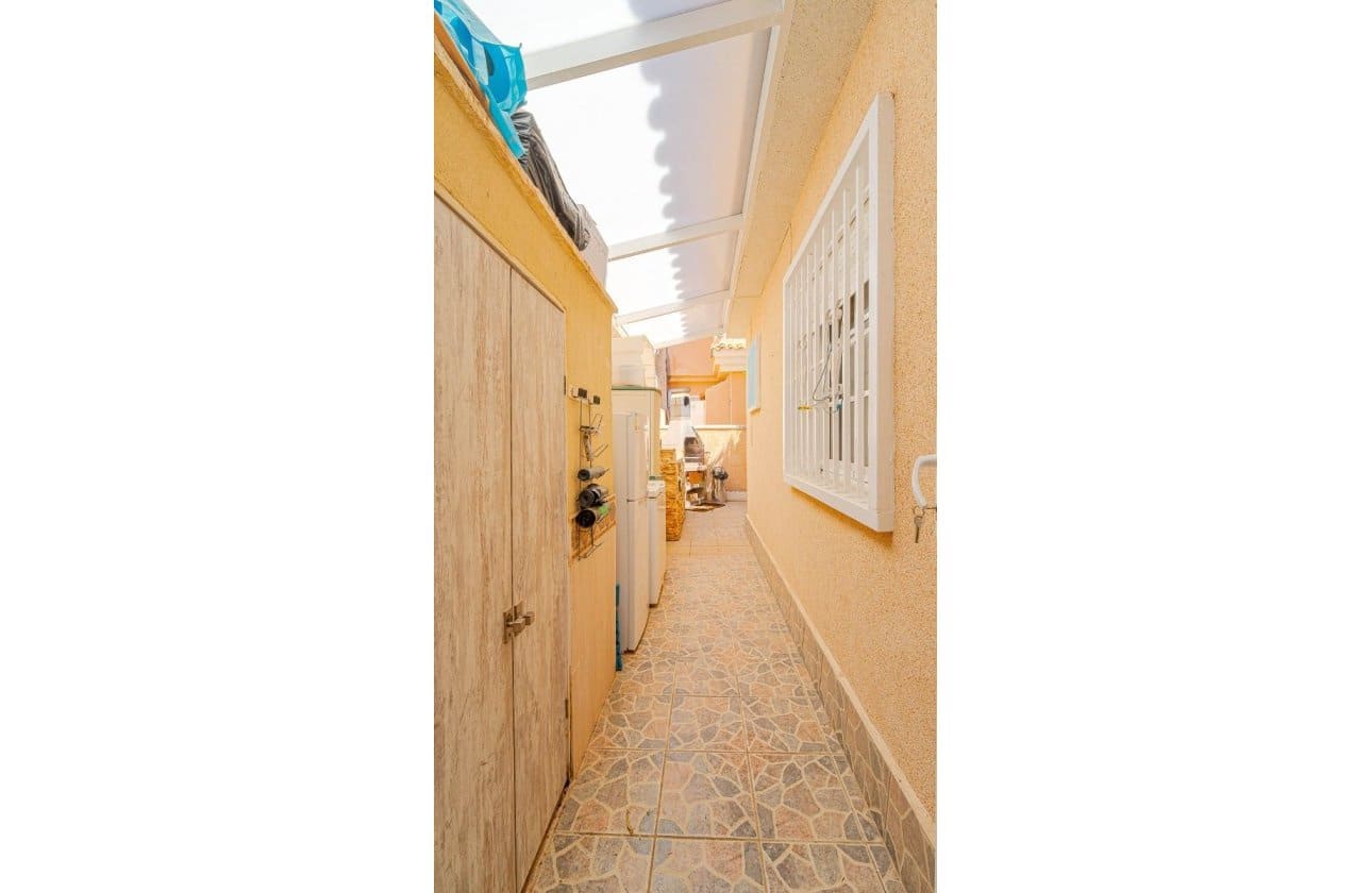 2 chambre Villa/Maison à vendre à Punta Prima avec piscine - 235 000 € (Ref: 9834251)