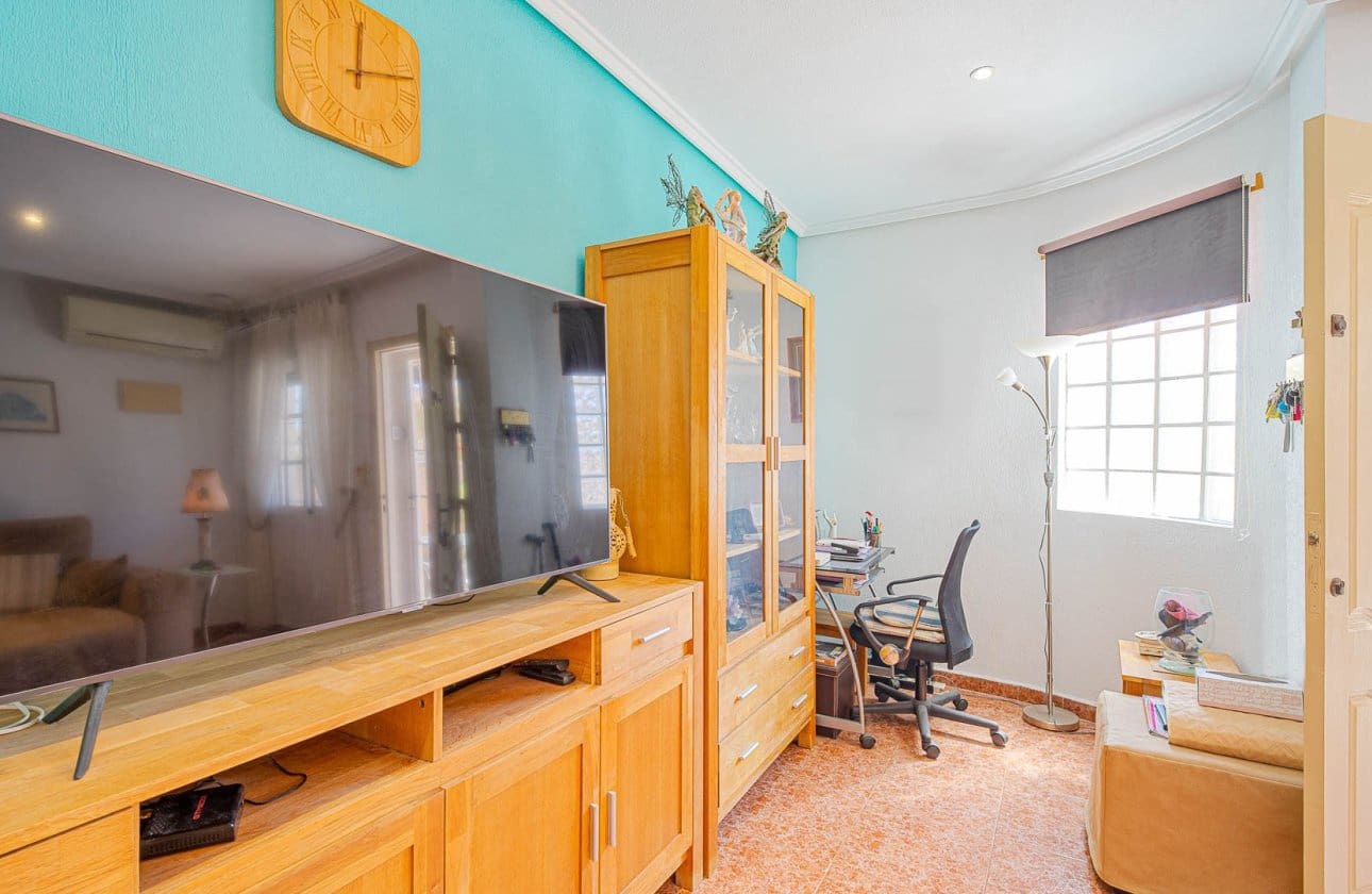 2 chambre Villa/Maison à vendre à Punta Prima avec piscine - 235 000 € (Ref: 9834251)