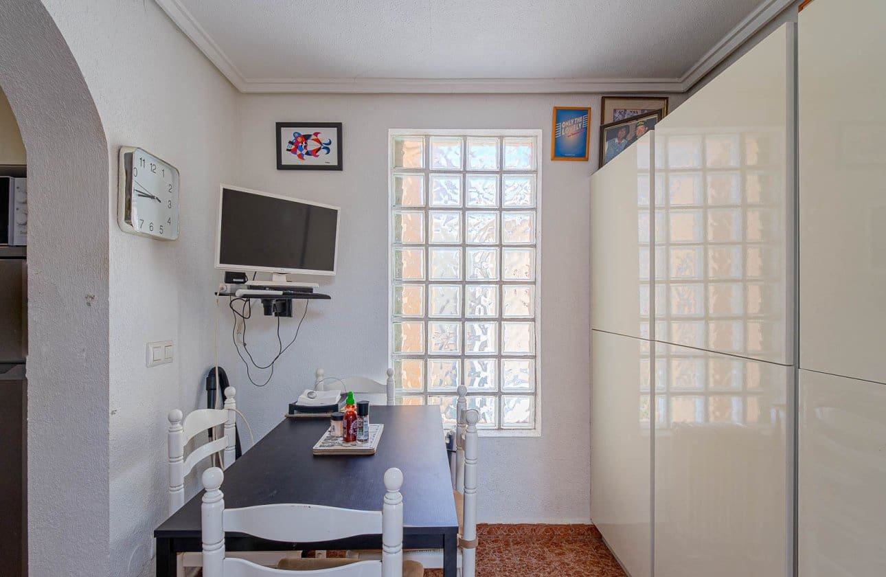 2 chambre Villa/Maison à vendre à Punta Prima avec piscine - 235 000 € (Ref: 9834251)