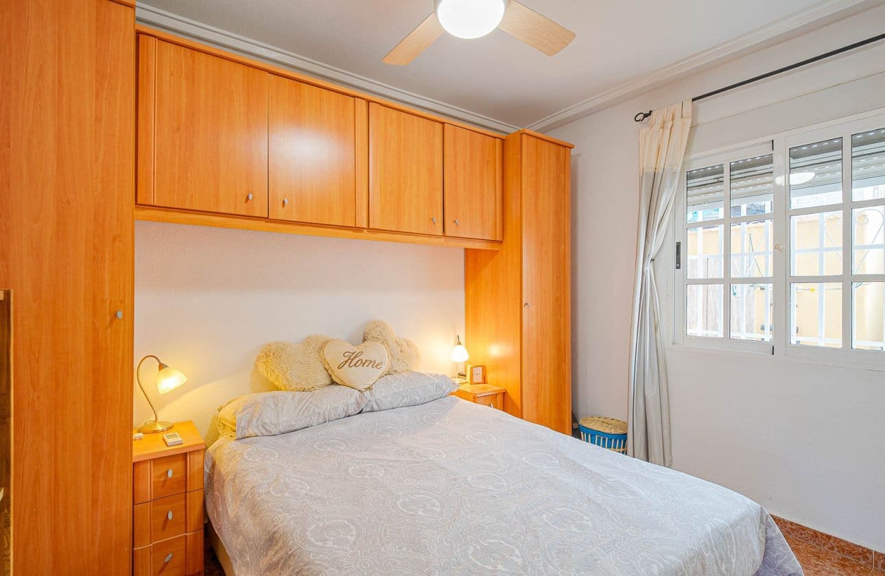 2 chambre Villa/Maison à vendre à Punta Prima avec piscine - 235 000 € (Ref: 9834251)