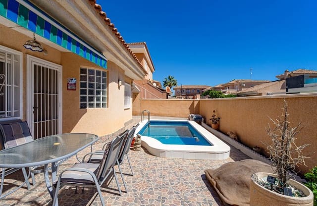 2 chambre Villa/Maison à vendre à Punta Prima, Torrevieja avec piscine - 235 000 € (Ref: 9834251)