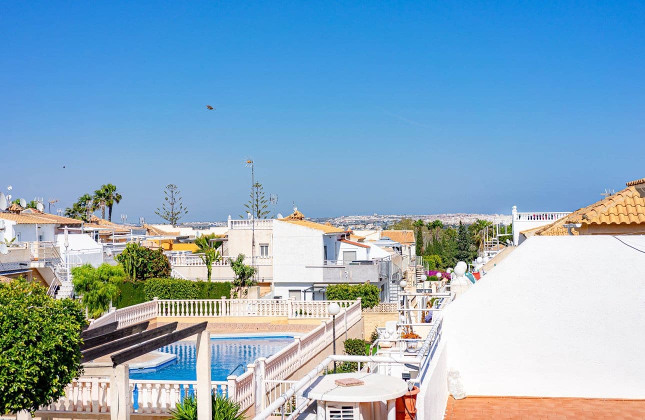 Chalet de 2 habitaciones en Los Altos en venta con piscina - 165.000 € (Ref: 9834252)