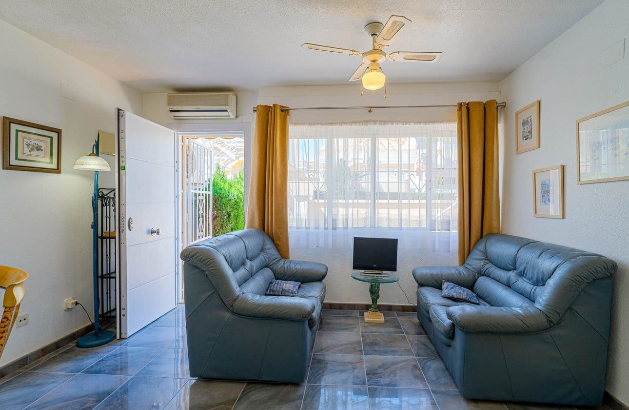 Chalet de 2 habitaciones en Los Altos en venta con piscina - 165.000 € (Ref: 9834252)