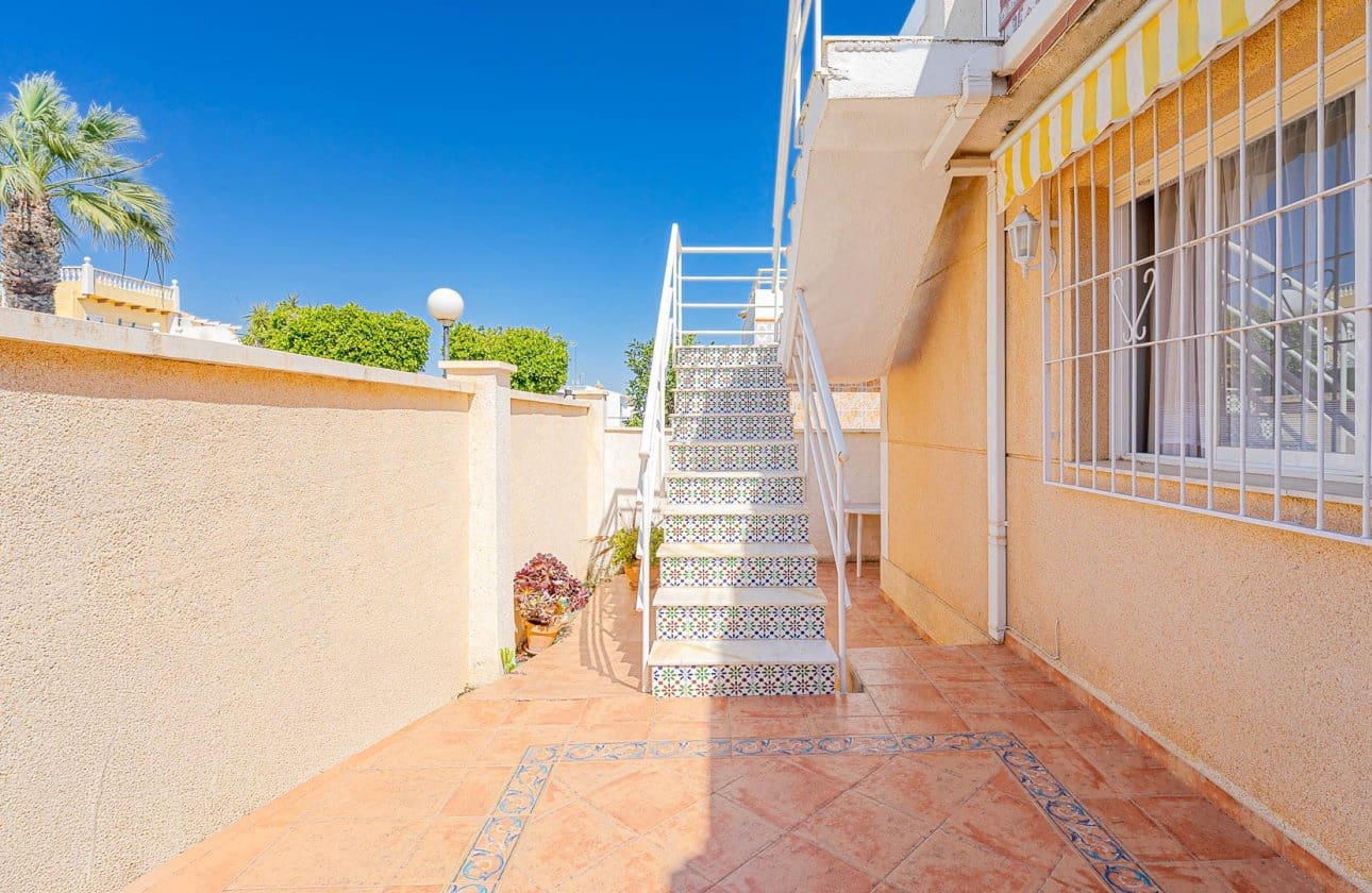 Chalet de 2 habitaciones en Los Altos en venta con piscina - 165.000 € (Ref: 9834252)
