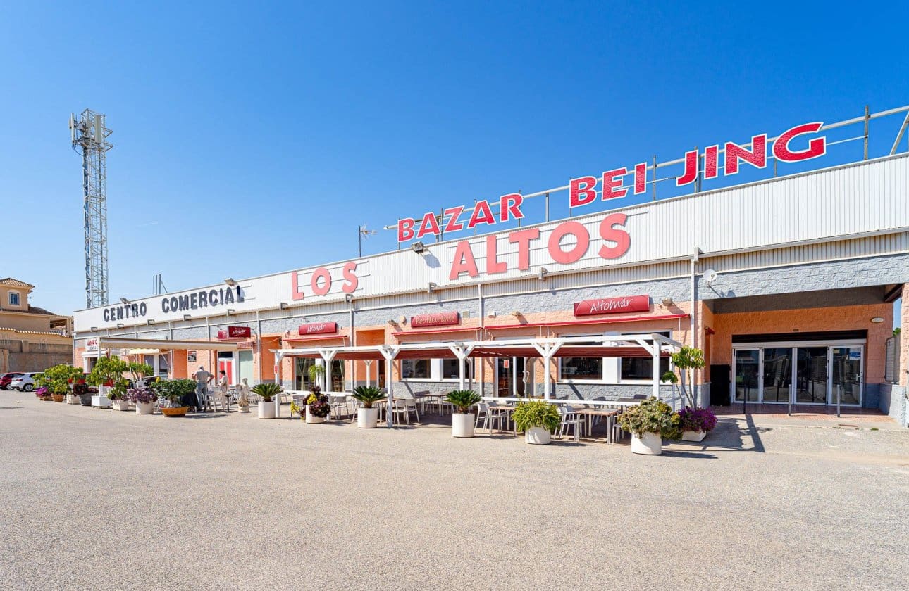 Chalet de 2 habitaciones en Los Altos en venta con piscina - 165.000 € (Ref: 9834252)