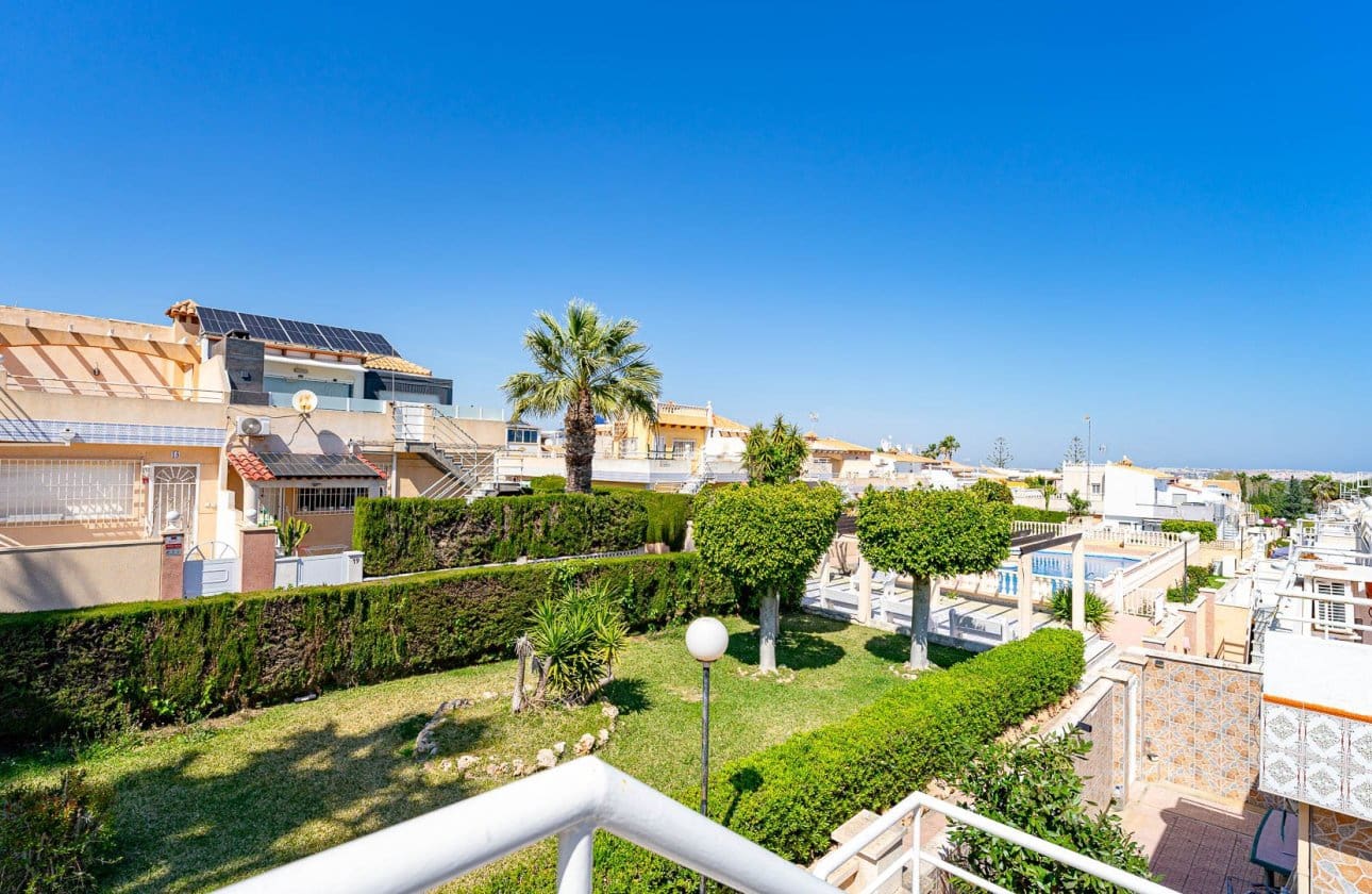 Chalet de 2 habitaciones en Los Altos en venta con piscina - 165.000 € (Ref: 9834252)