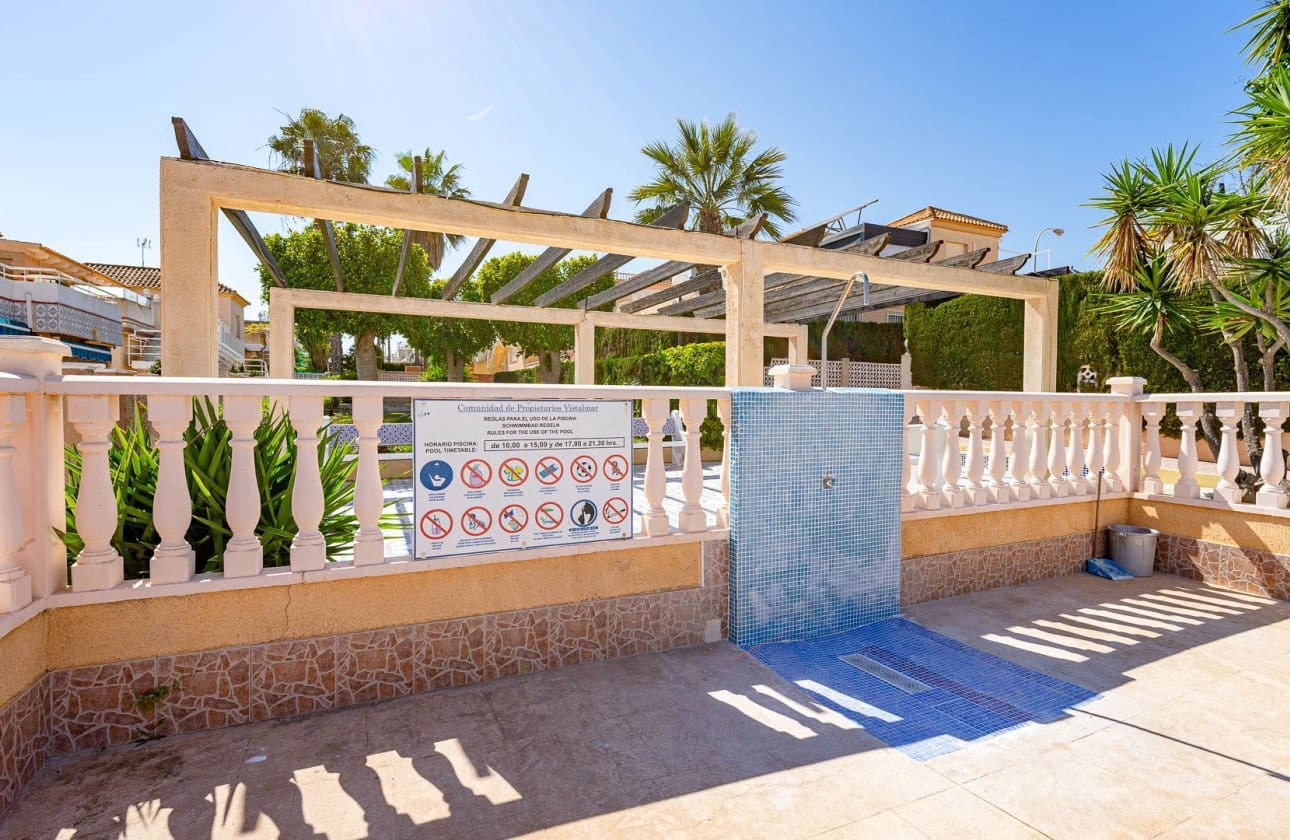 Chalet de 2 habitaciones en Los Altos en venta con piscina - 165.000 € (Ref: 9834252)