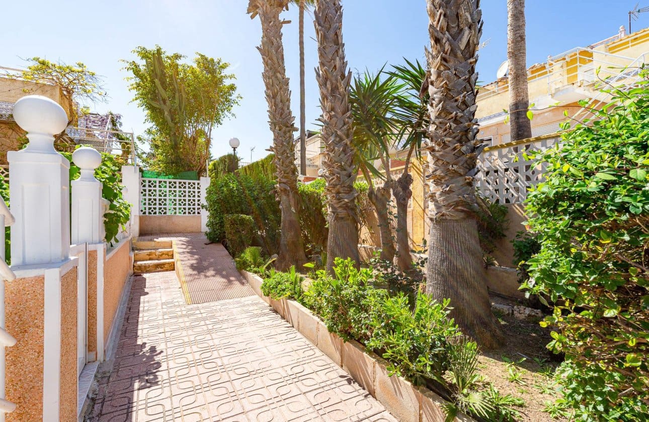 Chalet de 2 habitaciones en Los Altos en venta con piscina - 165.000 € (Ref: 9834252)
