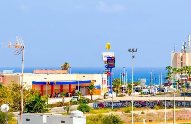 3 chambre Maison de Ville à vendre à Punta Prima, Torrevieja avec piscine - 265 000 € (Ref: 9834253)