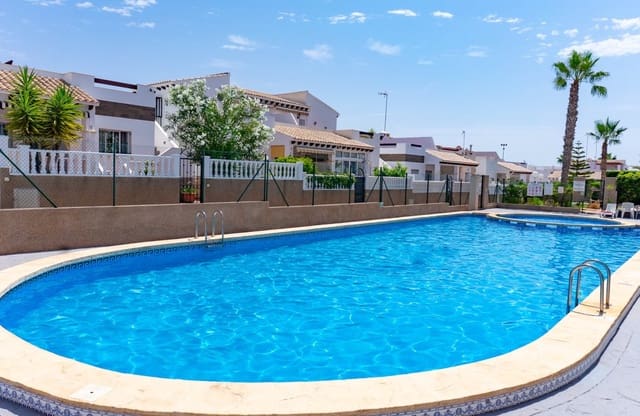 3 chambre Maison de Ville à vendre à Punta Prima, Torrevieja avec piscine - 265 000 € (Ref: 9834253)