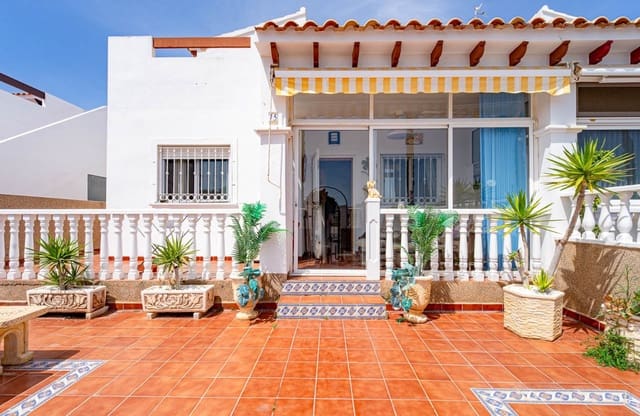 3 chambre Maison de Ville à vendre à Punta Prima, Torrevieja avec piscine - 265 000 € (Ref: 9834253)