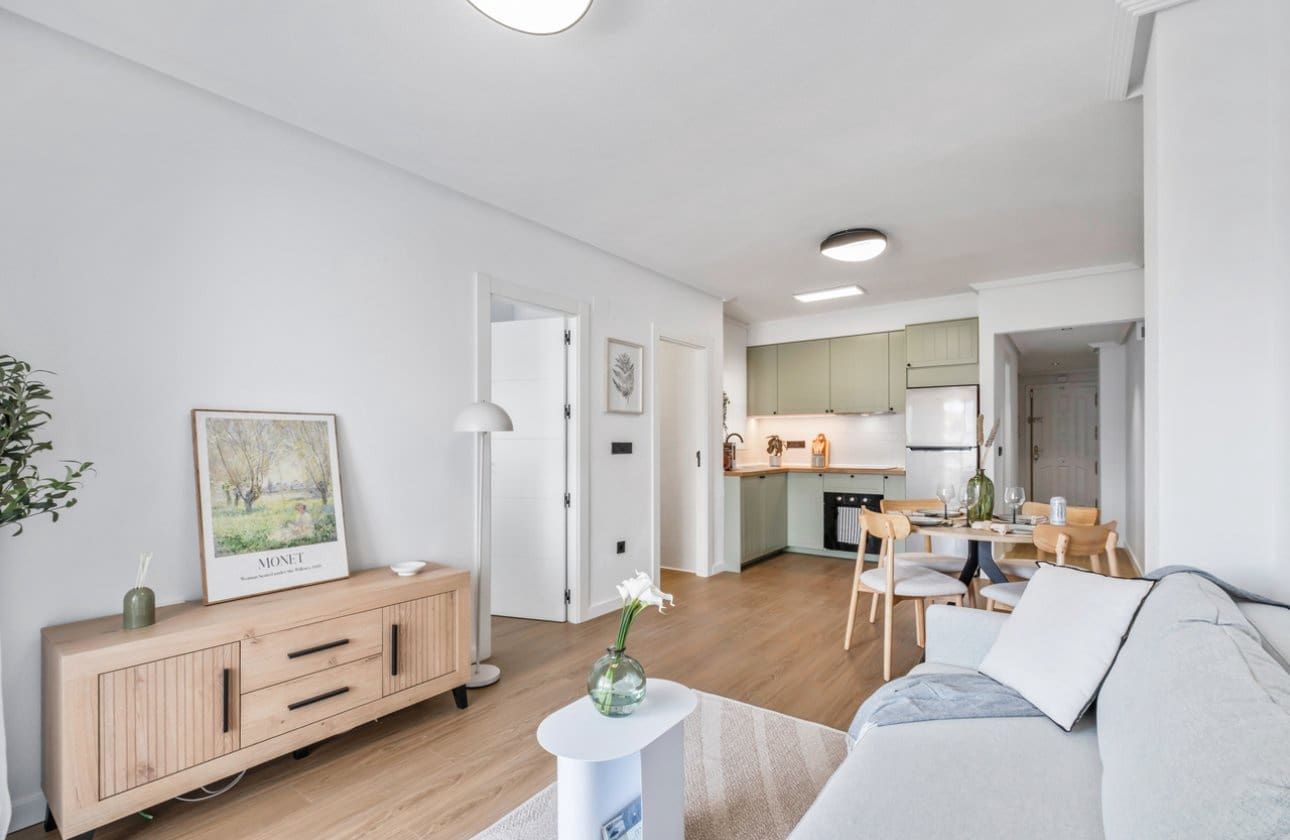 2 slaapkamer Appartement te koop in Playa Flamenca met zwembad - € 199.800 (Ref: 9834255)