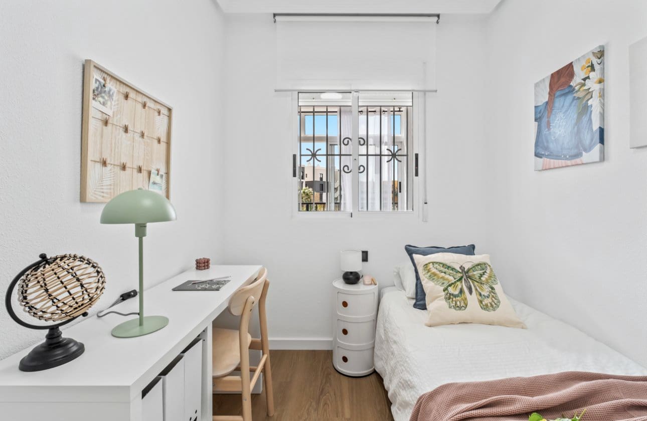 2 slaapkamer Appartement te koop in Playa Flamenca met zwembad - € 199.800 (Ref: 9834255)