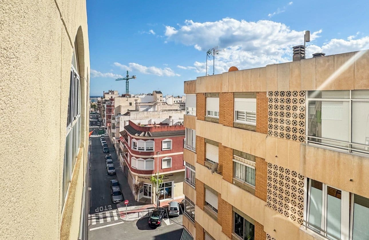 2 soverom Leilighet til salgs i Torrevieja - € 155 000 (Ref: 9834256)